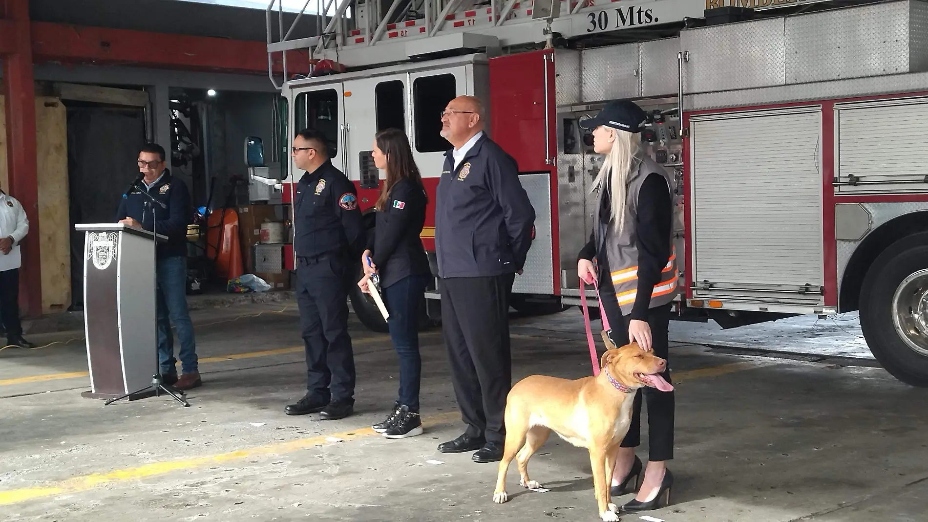 Entrega-de-equipo-Bomberos